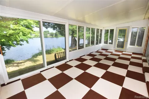 Exterior - 4047 Mitchell Dr, Flint, MI 48506 photo 2 of 5