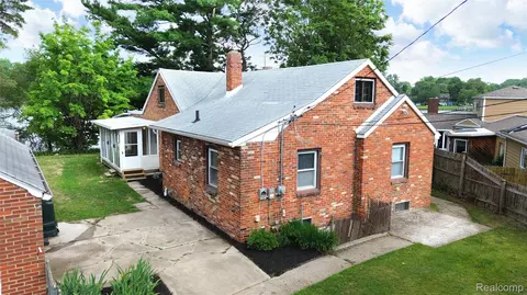 Exterior - 4047 Mitchell Dr, Flint, MI 48506 photo 1 of 5