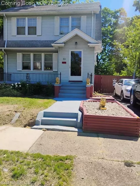 30 Dakota St, Pontiac, MI 48341
