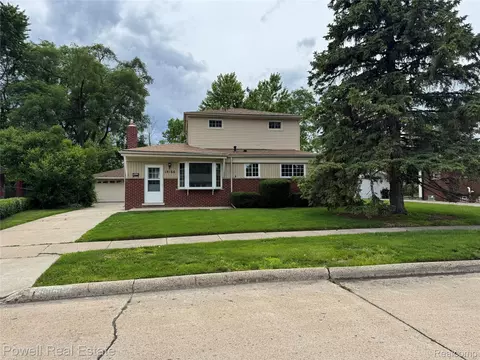18166 Davidson, Fraser, MI 48026