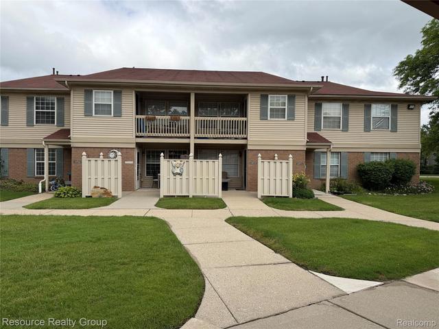 19168 Northridge Dr, Northville, MI 48167