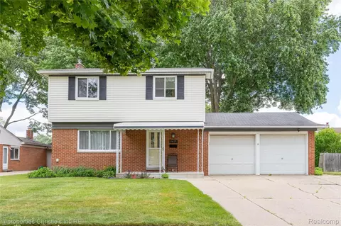 11675 Monsbrook Ct, Sterling Heights, MI 48312