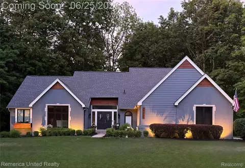 49022 Plum Tree Ct, Plymouth, MI 48170