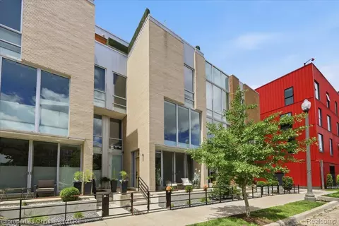 2813 Brush St, Detroit, MI 48201