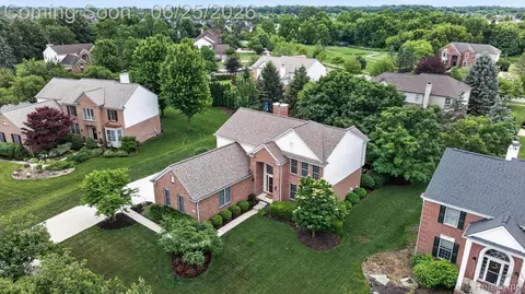 558 Sylvan Dr, Canton, MI 48188