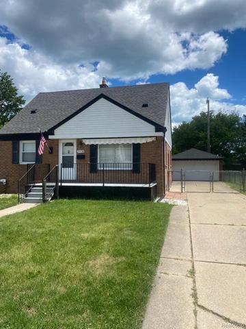 25124 Mackinac St, Roseville, MI 48066