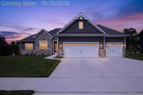 1212 Candlelight Ct, Brighton, MI 48114