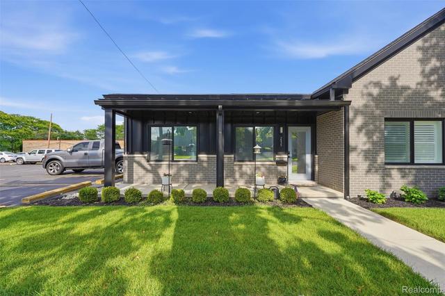 2535 Biddle Ave, Wyandotte, MI 48192
