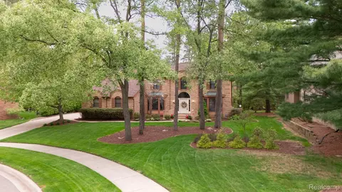 1790 Sashabaw Dr, Meridian, MI 48864