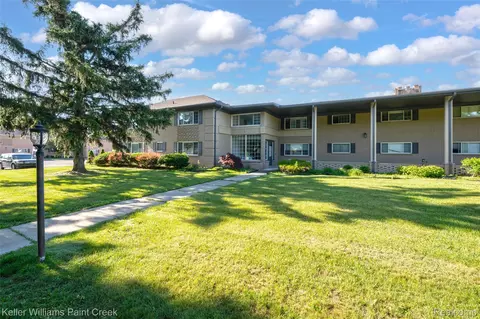 2309 Walton Blvd #36, Rochester Hills, MI 48309