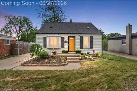 22436 Furton St, Saint Clair Shores, MI 48082
