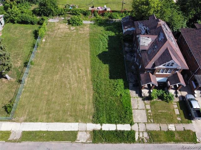 67 Pilgrim St, Highland Park, MI 48203