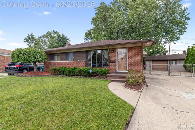 33135 Alvin St, Garden City, MI 48135