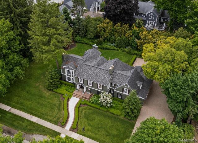 1269 Willow Ln, Birmingham, MI 48009