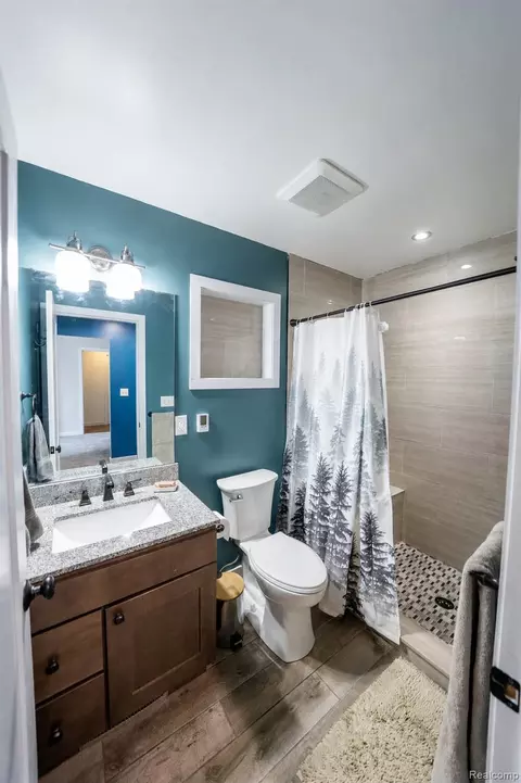 Bath - 12100 Wilson Dr, Ash, MI 48117 photo 2 of 3