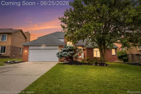30785 Mystic Forest Dr, Farmington Hills, MI 48331