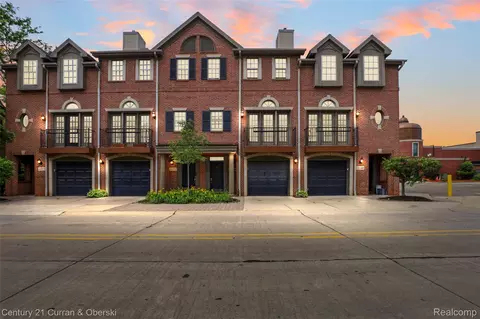 22146 W W Vlg, Dearborn, MI 48124