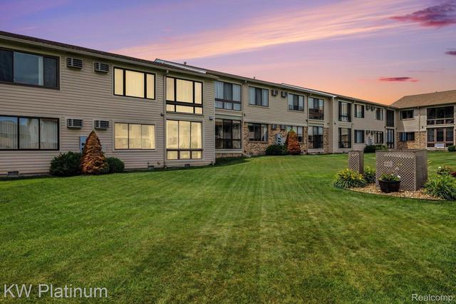 1700 River Rd #6, Marysville, MI 48040