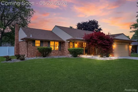 38833 Reo Dr, Livonia, MI 48154