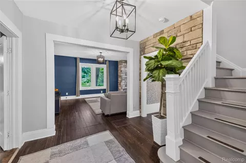 Entry Way - 4860 Bluebush Rd, Monroe, MI 48162 photo 2 of 4