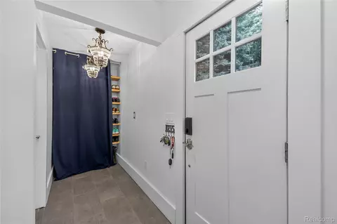 Entry Way - 4860 Bluebush Rd, Monroe, MI 48162 photo 4 of 4
