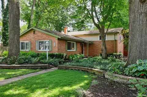 1313 Beech St, Plymouth, MI 48170