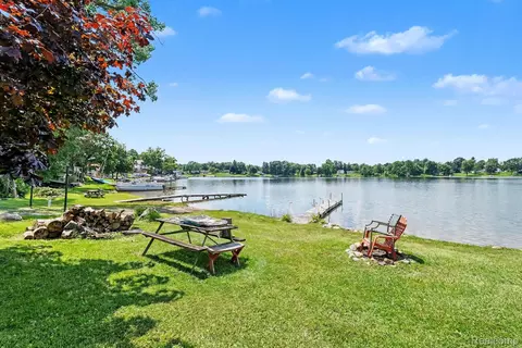 Exterior - 16059 Murray Rd, Argentine, MI 48418 photo 4 of 6