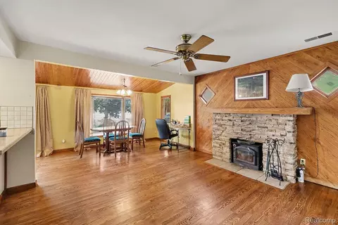 Living - 16059 Murray Rd, Argentine, MI 48418 photo 1 of 1