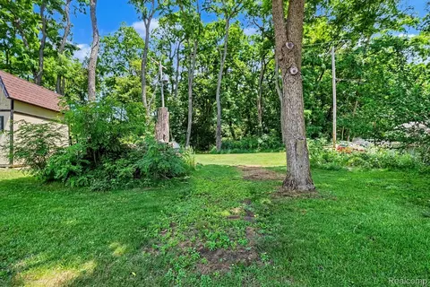 Exterior - 16059 Murray Rd, Argentine, MI 48418 photo 3 of 6