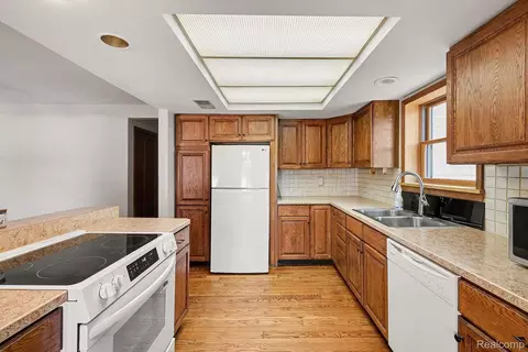 Kitchen - 16059 Murray Rd, Argentine, MI 48418 photo 1 of 1