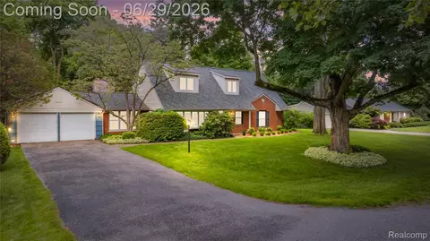 6085 Worlington Rd, Bloomfield Hills, MI 48301