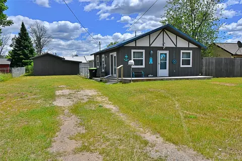 1104 Tanglewood Dr, Richfield, MI 48656