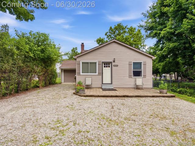 8241 Janis St, Utica, MI 48317