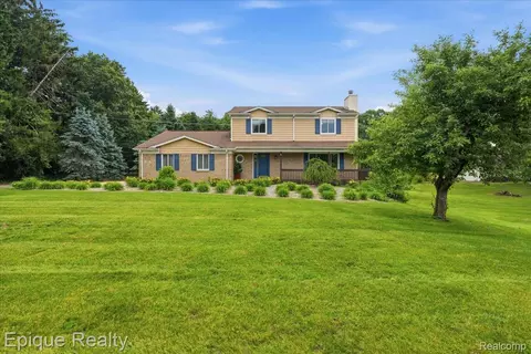 1221 Rhodes Rd, Orion, MI 48360