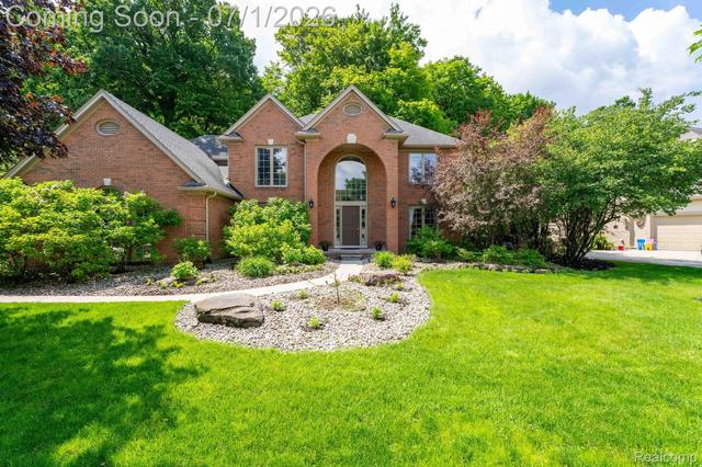21596 Chase Dr, Novi, MI 48375