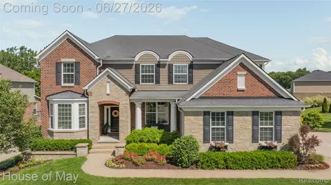 5830 Waycroft Ct, Commerce, MI 48382