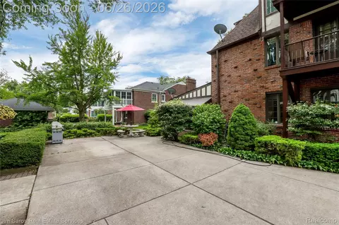 Exterior - 764 Harcourt Rd, Grosse Pointe Park, MI 48230 photo 9 of 9