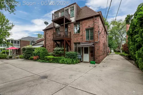 Exterior - 764 Harcourt Rd, Grosse Pointe Park, MI 48230 photo 6 of 9