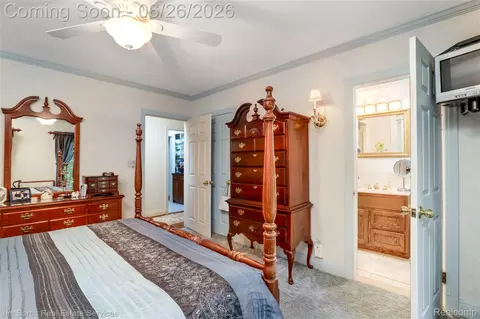 Bedroom - 764 Harcourt Rd, Grosse Pointe Park, MI 48230 photo 2 of 6