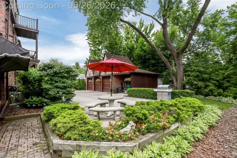 Exterior - 764 Harcourt Rd, Grosse Pointe Park, MI 48230 photo 7 of 9