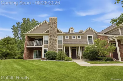 4271 Deeside Dr, Brighton, MI 48116