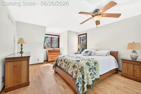 Bedroom - 29498 E River Rd, Grosse Ile, MI 48138 photo 4 of 5