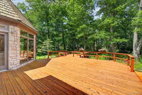 Exterior - 29498 E River Rd, Grosse Ile, MI 48138 photo 2 of 5