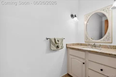 Bath - 29498 E River Rd, Grosse Ile, MI 48138 photo 1 of 5