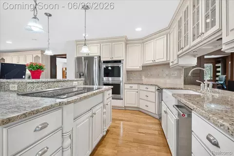 Kitchen - 29498 E River Rd, Grosse Ile, MI 48138 photo 2 of 2