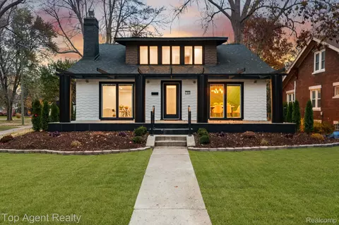 784 Barrington Rd, Grosse Pointe, MI 48230