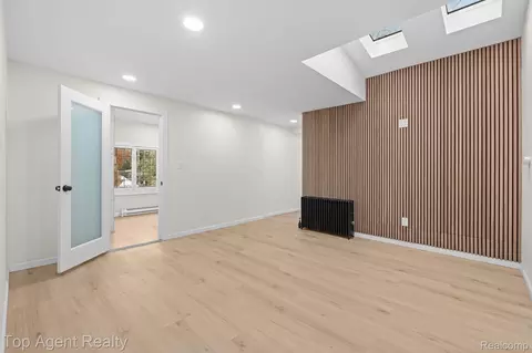 Entry Way - 784 Barrington Rd, Grosse Pointe, MI 48230 photo 3 of 3