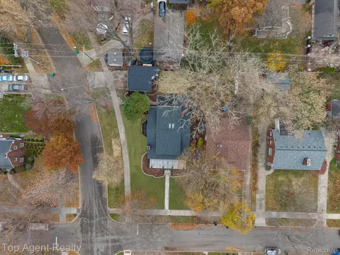 View/Area - 784 Barrington Rd, Grosse Pointe, MI 48230 photo 7 of 7