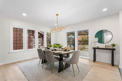 Dining - 784 Barrington Rd, Grosse Pointe, MI 48230 photo 3 of 3