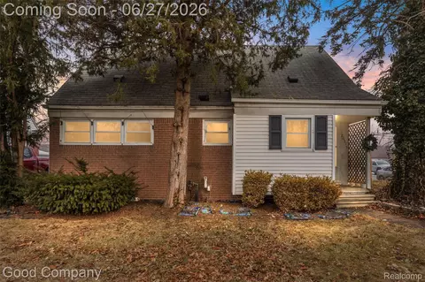 20315 Lancaster St, Harper Woods, MI 48225